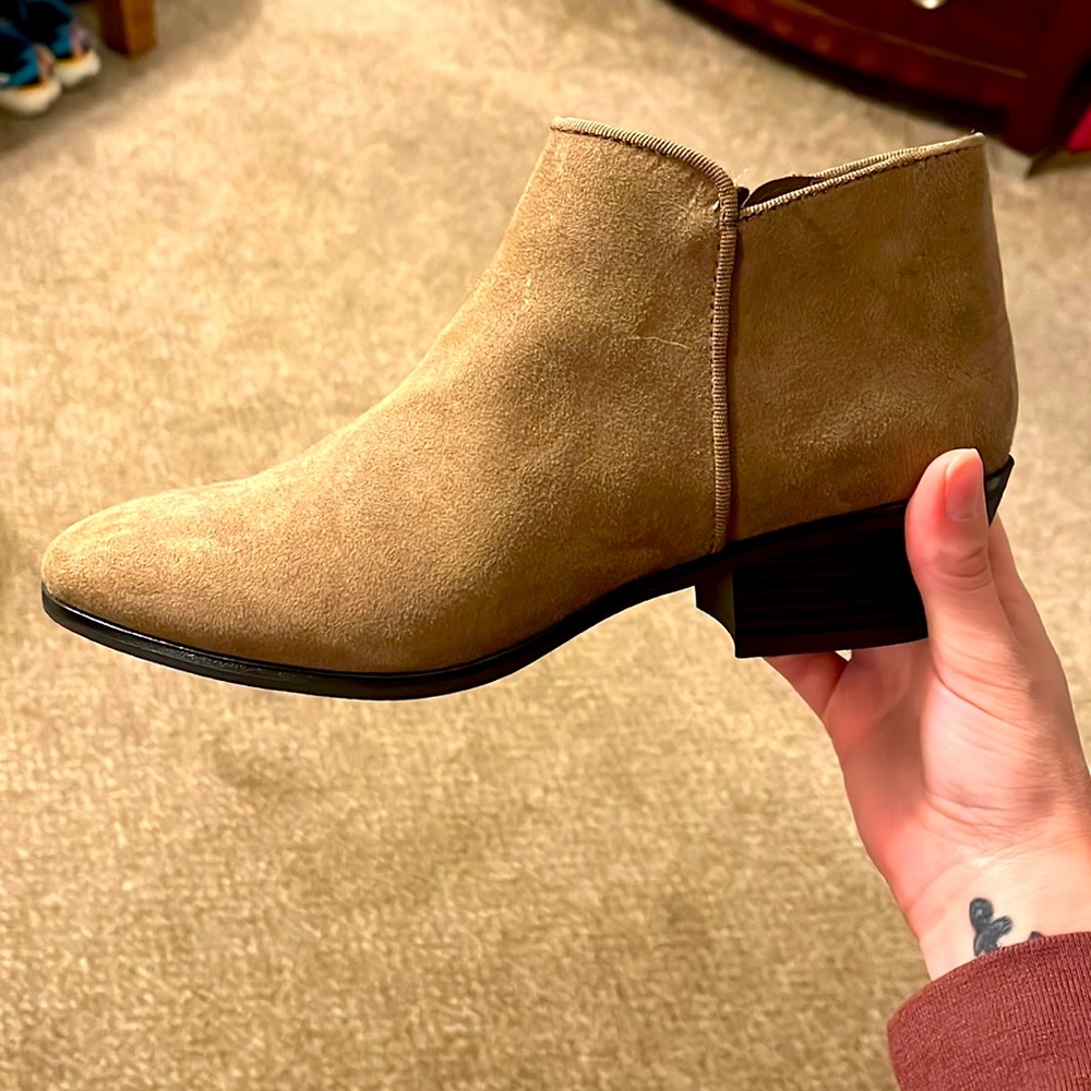 Tan Blowfish Women’s Size 7 Ankle Boots